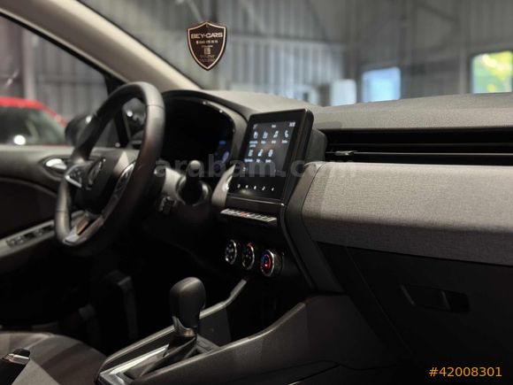 BEY-CARS CLİO 2025 6.100KM BOYASIZ EVOLUTİON 1.0TCE