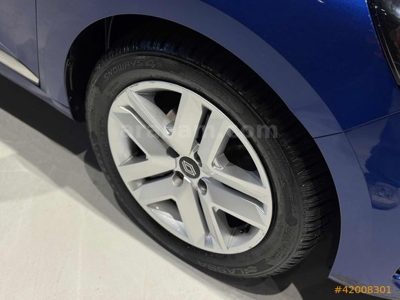 BEY-CARS CLİO 2025 6.100KM BOYASIZ EVOLUTİON 1.0TCE