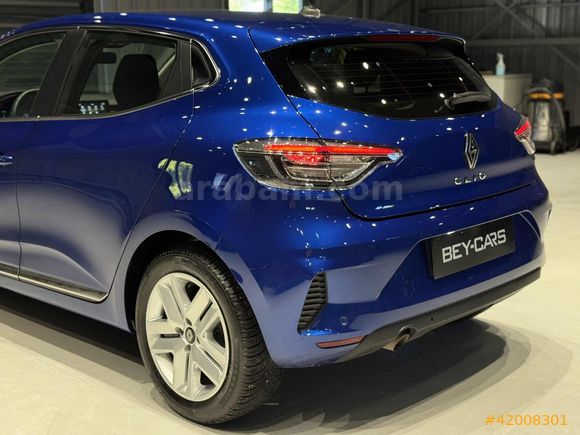 BEY-CARS CLİO 2025 6.100KM BOYASIZ EVOLUTİON 1.0TCE