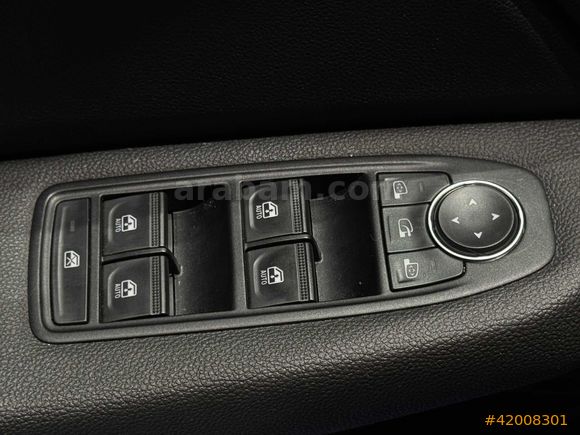 BEY-CARS CLİO 2025 6.100KM BOYASIZ EVOLUTİON 1.0TCE