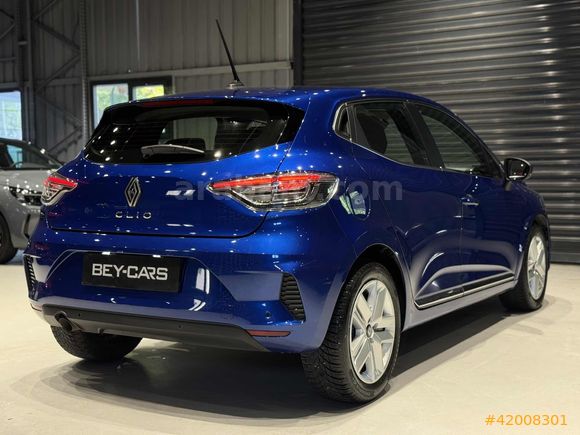 BEY-CARS CLİO 2025 6.100KM BOYASIZ EVOLUTİON 1.0TCE