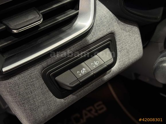 BEY-CARS CLİO 2025 6.100KM BOYASIZ EVOLUTİON 1.0TCE