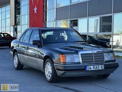 RENAULT KIYI - 1992 MERCEDES 200E / M102