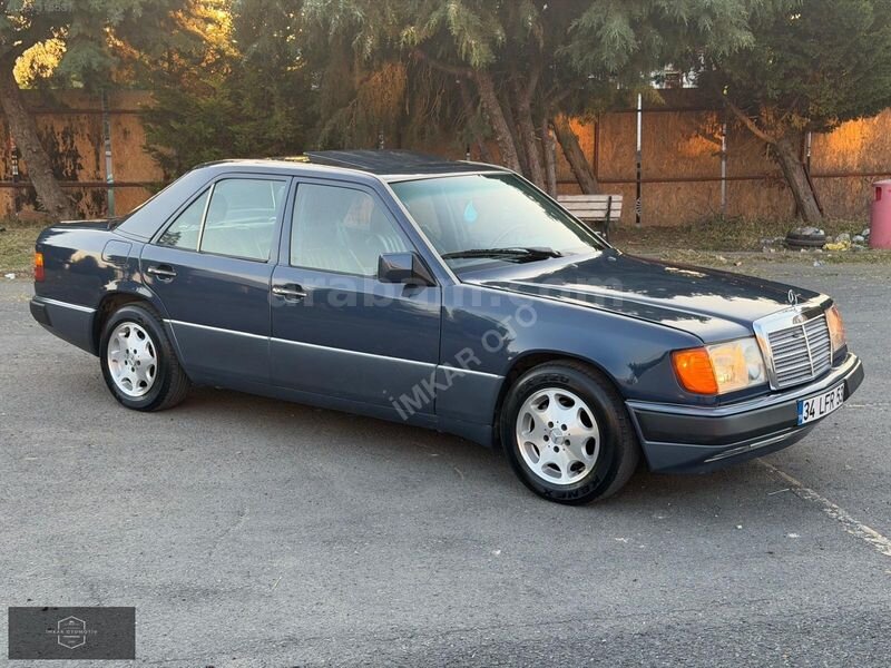 Galeriden Mercedes - Benz 200 E 1990 Model İstanbul 360.000 km Lacivert