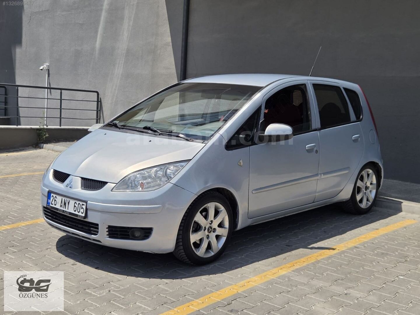 Galeriden Mitsubishi Colt 1.5 Instyle 2005 Model Eskişehir 316.000 km Mavi 2