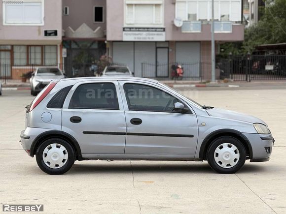 REİS BEY'DEN 2004 MODEL OPEL CORSA