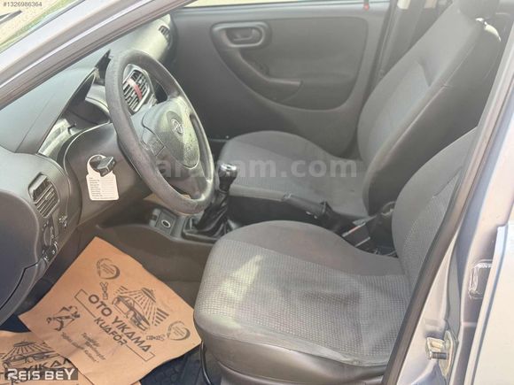 REİS BEY'DEN 2004 MODEL OPEL CORSA