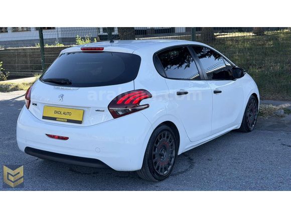 EKOL AUTO'dan 2016 PEUGEOT 208 1.2 PureTech 183.000 KM