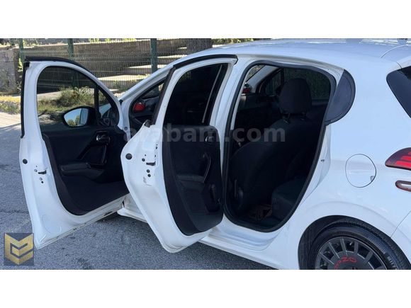 EKOL AUTO'dan 2016 PEUGEOT 208 1.2 PureTech 183.000 KM