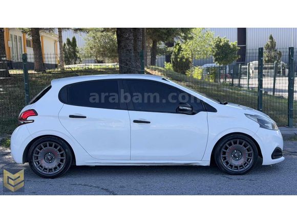 EKOL AUTO'dan 2016 PEUGEOT 208 1.2 PureTech 183.000 KM