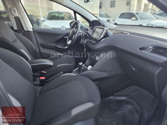Servis Bakımlı 2015 208 OTOMATİK FUL 80.000 KM