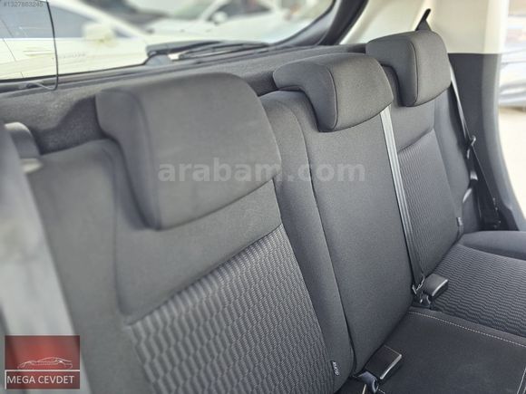 Servis Bakımlı 2015 208 OTOMATİK FUL 80.000 KM