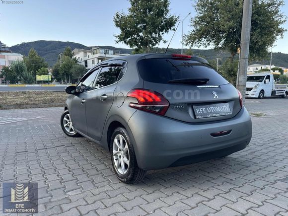 2015 MODEL 78.000 BİNDE OTOMATİK VİTES İÇİ DIŞI TERTEMİZ