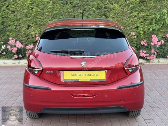 CAM TAVANLI OTOMATİK VİTES KIRMIZI RENK 73bin KM DE