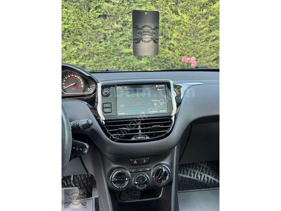 CAM TAVANLI OTOMATİK VİTES KIRMIZI RENK 73bin KM DE