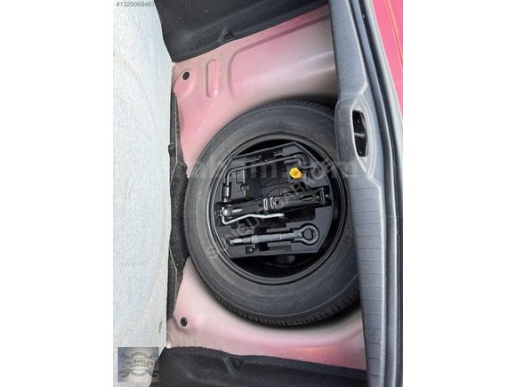 CAM TAVANLI OTOMATİK VİTES KIRMIZI RENK 73bin KM DE