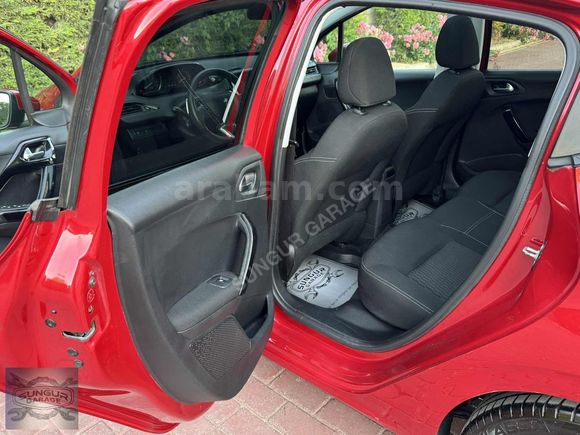 CAM TAVANLI OTOMATİK VİTES KIRMIZI RENK 73bin KM DE