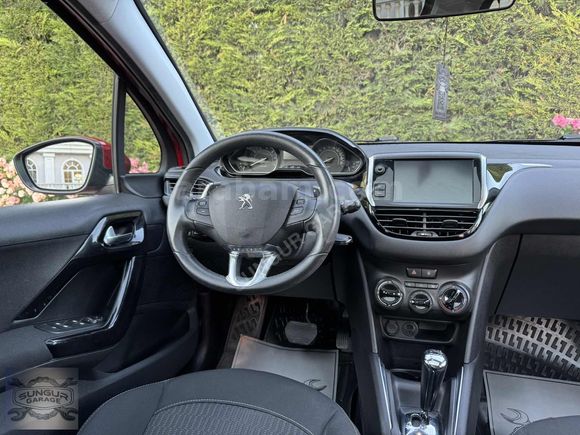 CAM TAVANLI OTOMATİK VİTES KIRMIZI RENK 73bin KM DE