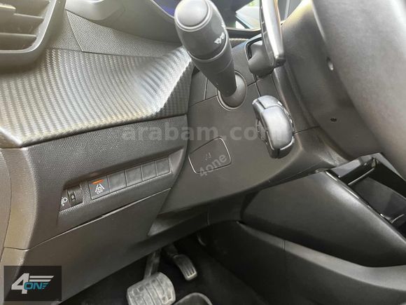 2023 PEUGEOT 208 ALLURE SELECTION 63.900KM