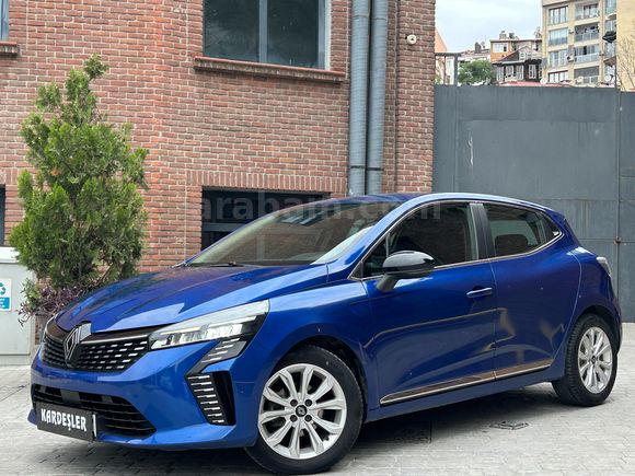 2024 CLİO EVOLOUTİON OTOMATİK SERVİS BKMLI GARANTİLİ -79,000 KM-