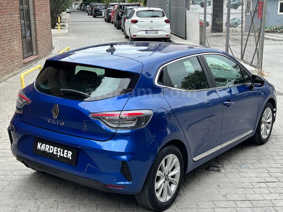 2024 CLİO EVOLOUTİON OTOMATİK SERVİS BKMLI GARANTİLİ -79,000 KM-