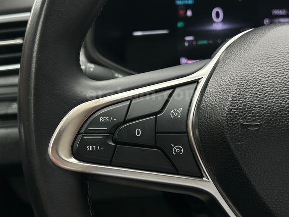 2024 CLİO EVOLOUTİON OTOMATİK SERVİS BKMLI GARANTİLİ -79,000 KM-