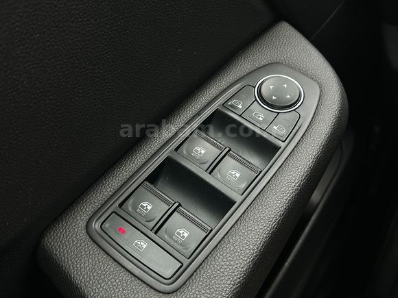 2024 CLİO EVOLOUTİON OTOMATİK SERVİS BKMLI GARANTİLİ -79,000 KM-