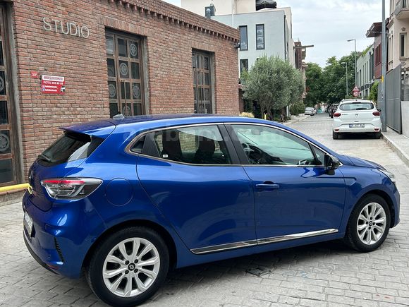 2024 CLİO EVOLOUTİON OTOMATİK SERVİS BKMLI GARANTİLİ -79,000 KM-