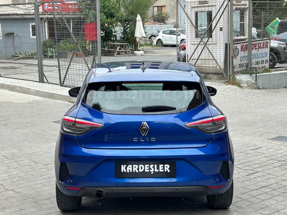 2024 CLİO EVOLOUTİON OTOMATİK SERVİS BKMLI GARANTİLİ -79,000 KM-