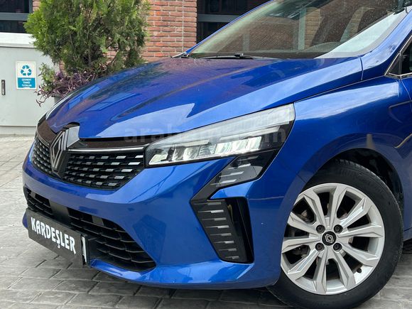 2024 CLİO EVOLOUTİON OTOMATİK SERVİS BKMLI GARANTİLİ -79,000 KM-