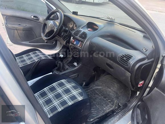 PEJO 206 1.4 DİZEL KLİMA Lİ AİLE ARACI