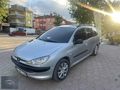PEJO 206 1.4 DİZEL KLİMA Lİ AİLE ARACI