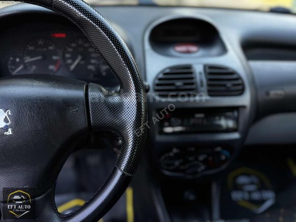 EFT AUTO'DAN PEUGEOT 206 TEMİZ ARAÇ