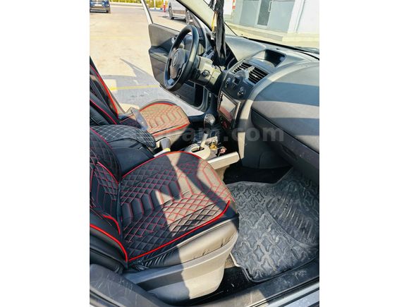 Sahibinden değişensiz Renault Megane 1.6 Privilege 2004 Model 