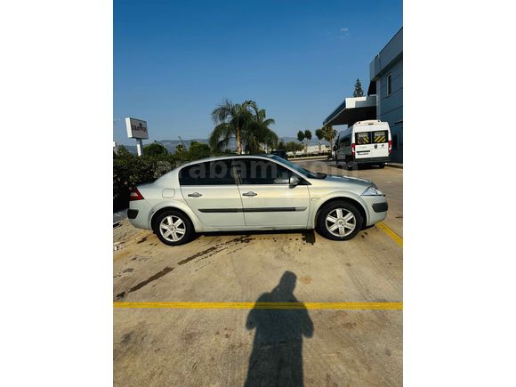 Sahibinden değişensiz Renault Megane 1.6 Privilege 2004 Model 
