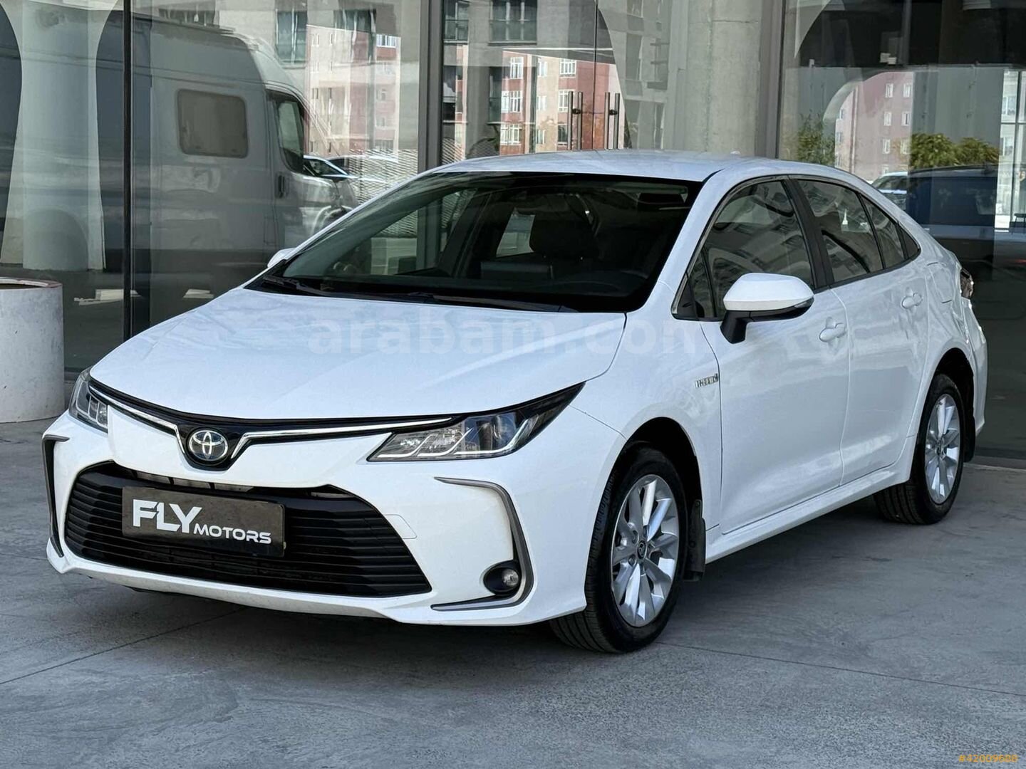 Galeriden Toyota Corolla 1.8 Hybrid Dream 2020 Model İstanbul 185.000 km Beyaz 5