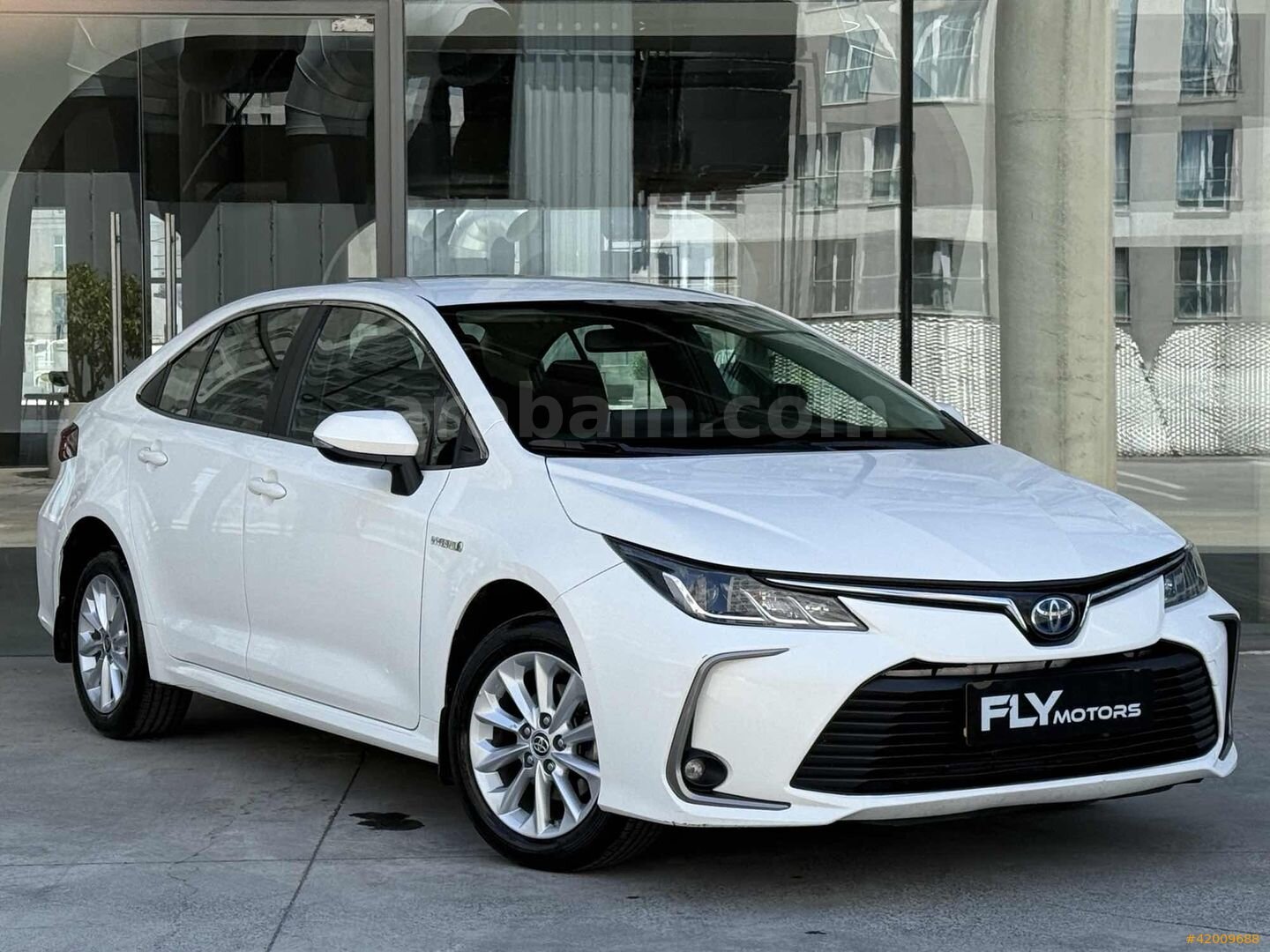 Galeriden Toyota Corolla 1.8 Hybrid Dream 2020 Model İstanbul 185.000 km Beyaz 1