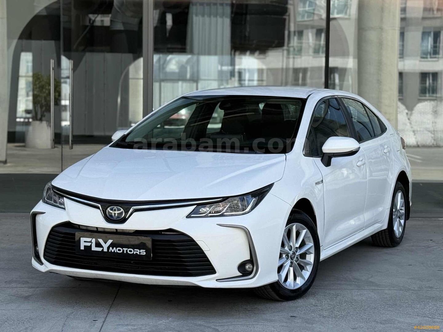 Galeriden Toyota Corolla 1.8 Hybrid Dream 2020 Model İstanbul 185.000 km Beyaz 3