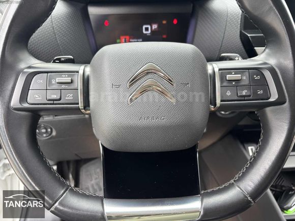 TAN CAR'S DN 2022 CİTROEN Shine C4 G.GÖRÜŞ NVİGASYN GENİŞ EKRAN