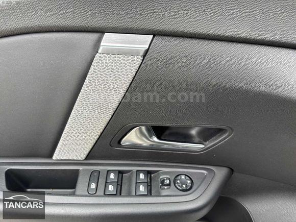 TAN CAR'S DN 2022 CİTROEN Shine C4 G.GÖRÜŞ NVİGASYN GENİŞ EKRAN