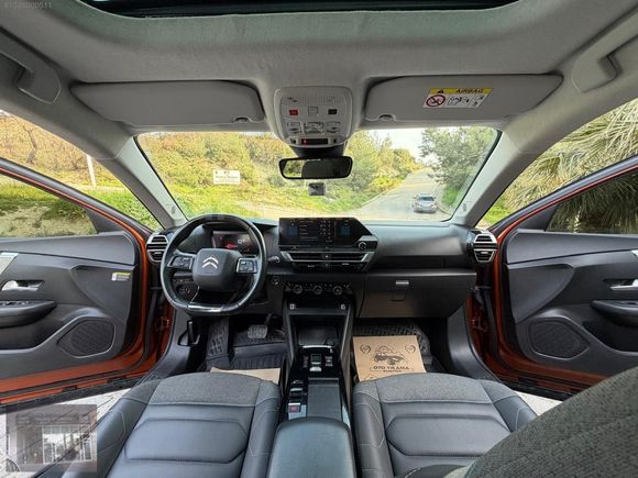 YALVAÇ OTO'DAN 2022 MODEL CİTROËN C41.2 PureTech SHINE BOLD EAT8