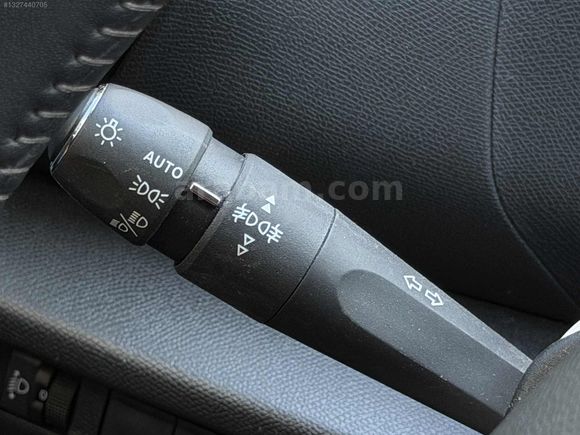 C4 1.2 PURETECH FEEL BOLD EAT8 BOYASIZ SERVS BAKM GERİ GÖRÜŞ