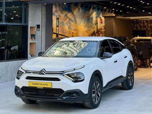 C4 1.2 PURETECH FEEL BOLD EAT8 BOYASIZ SERVS BAKM GERİ GÖRÜŞ