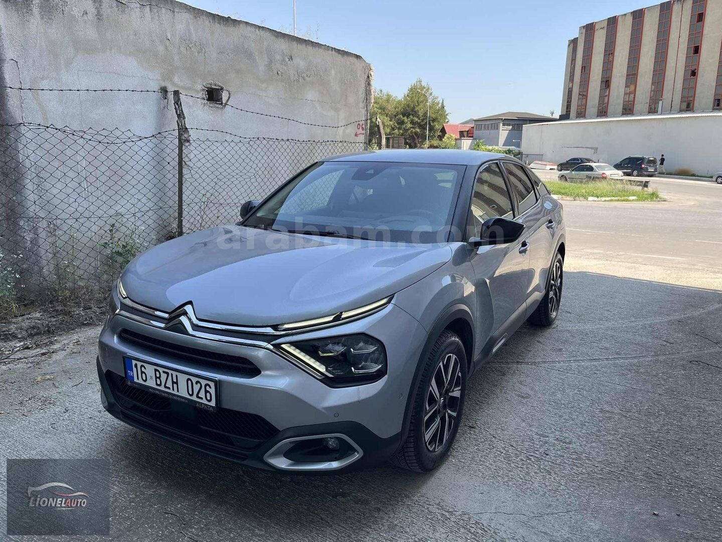 Galeriden Citroen C4 1.2 PureTech Shine 2023 Model Bursa 35.500 km Gri 5