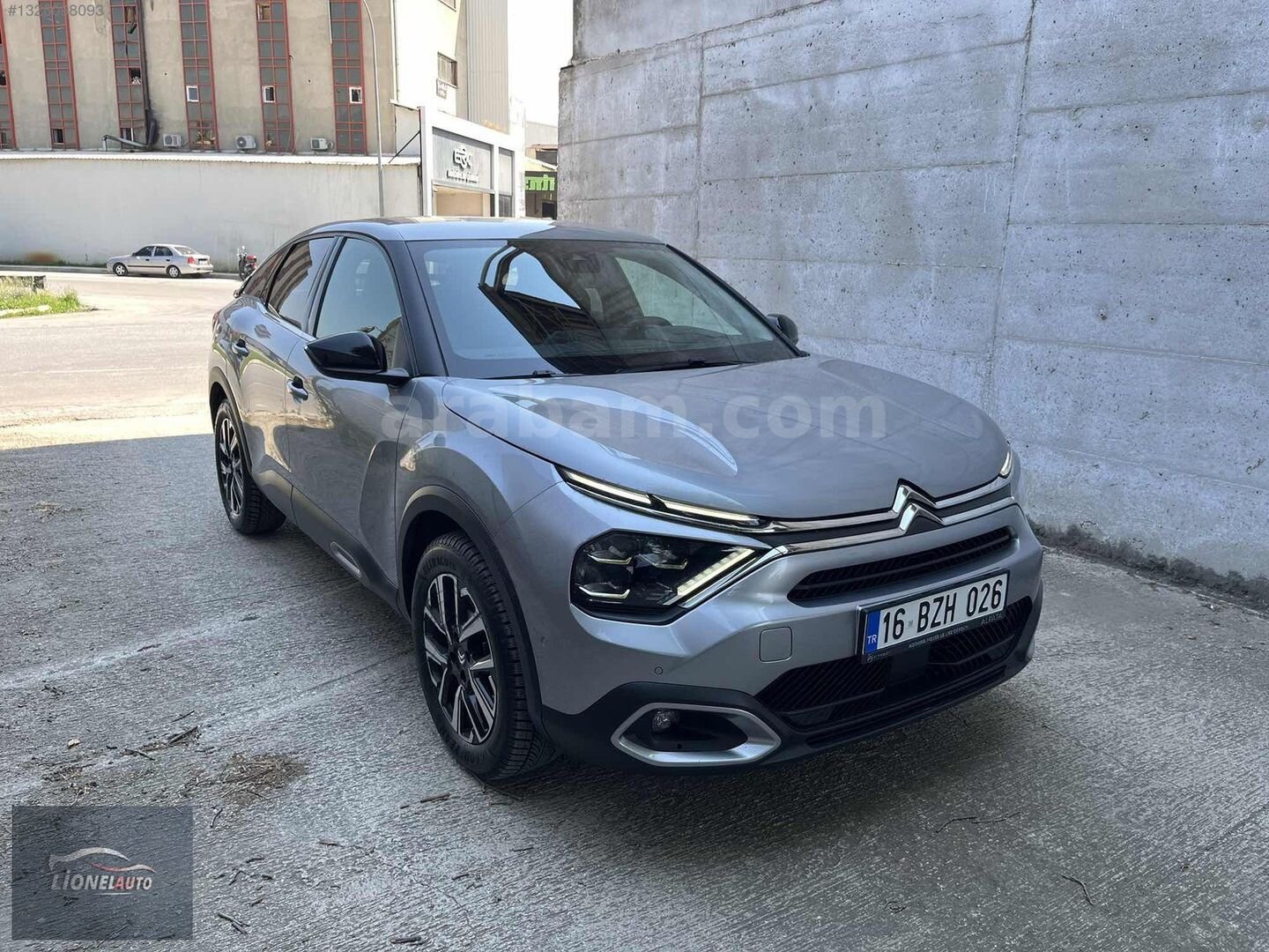 Galeriden Citroen C4 1.2 PureTech Shine 2023 Model Bursa 35.500 km Gri 2