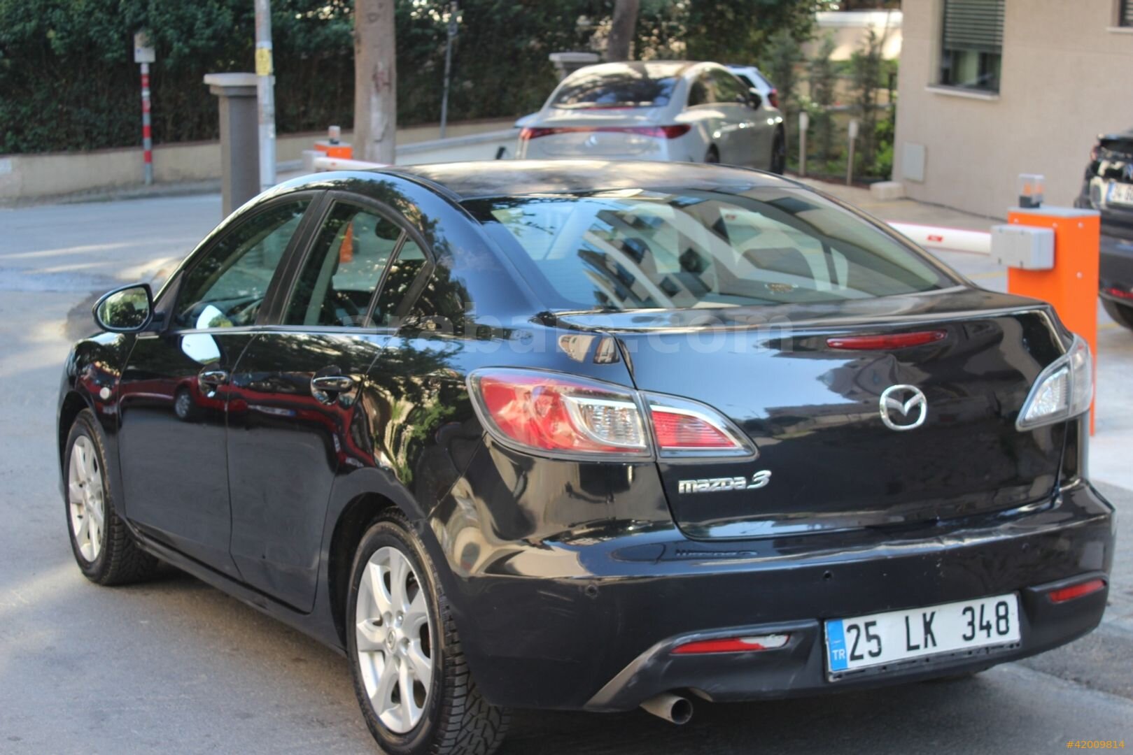 Galeriden Mazda 3 1.6 Touring 2010 Model İstanbul 350.000 km Siyah 5