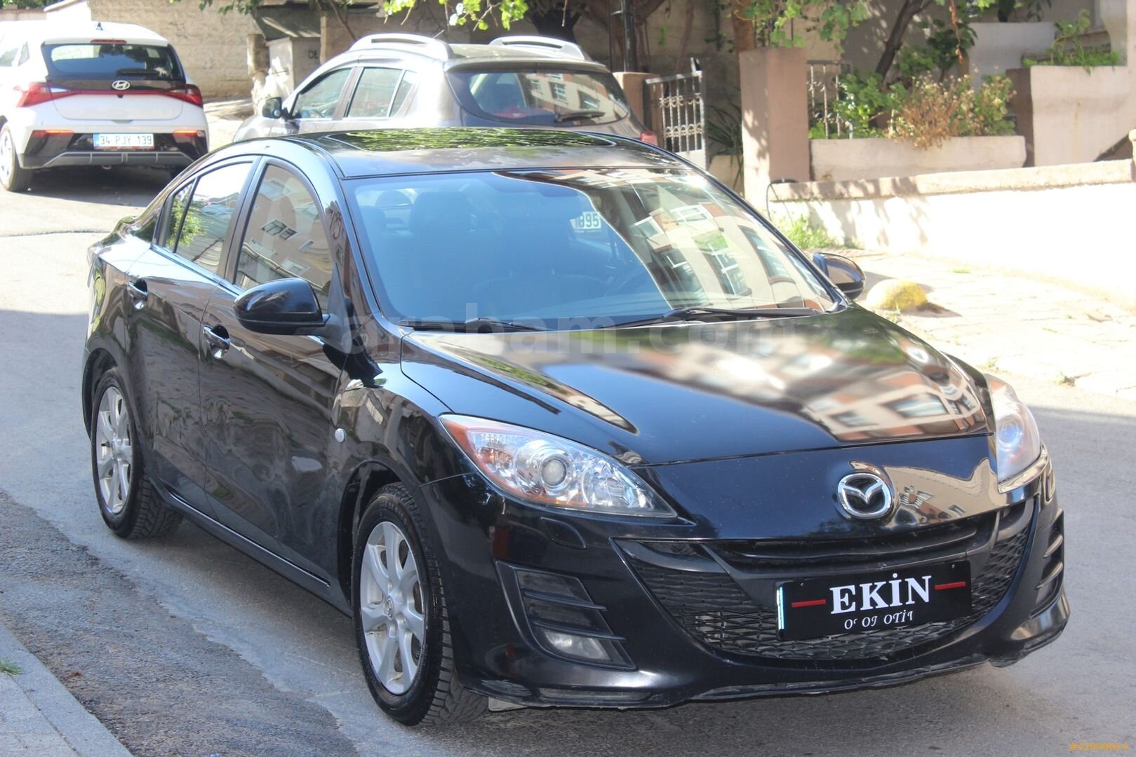Galeriden Mazda 3 1.6 Touring 2010 Model İstanbul 350.000 km Siyah 2