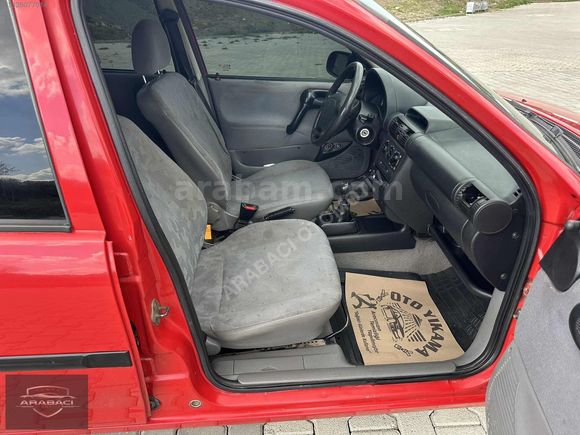 ARABACI OTOMOTİV OPEL CORSA 1.4 BENZİN KLİMALI