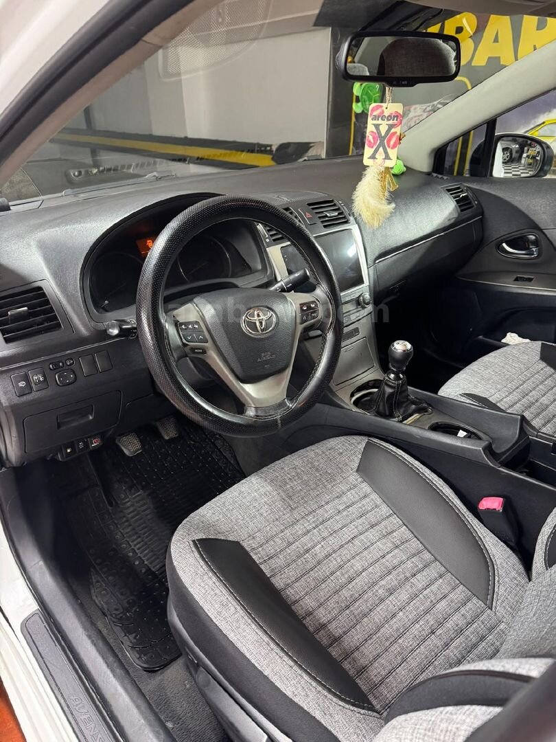 Sahibinden Toyota Avensis 1.6 Elegant 2010 Model Erzurum 365.000 km Beyaz 5