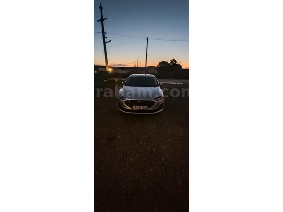 Sahibinden Ford Focus 1.0 EcoBoost Titanium Stil 2023 Model